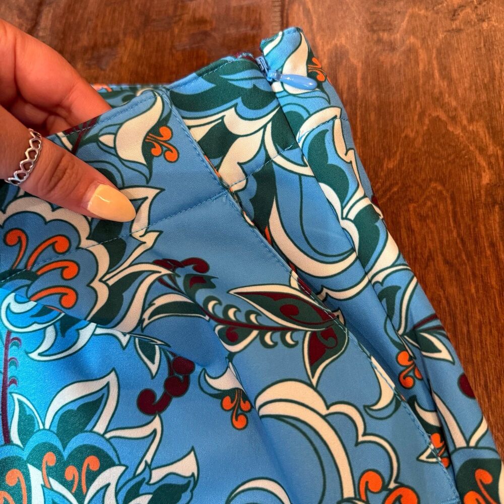 Lady Hagen Scarf Print Golf Skort Blue Orange size 2 Preppy Mosaic Athleisure - Picture 4 of 8